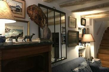 تختخواب و صبحانه Fontevraud Maison De Ville Bnb