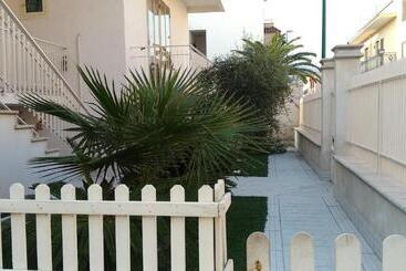 تختخواب و صبحانه Michela Home