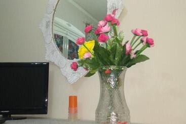 تختخواب و صبحانه Michela Home