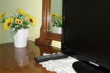 تختخواب و صبحانه Michela Home
