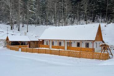 پانسیون Lolo Park Resort