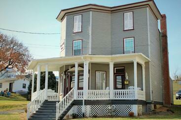 旅馆 Hawksbill House