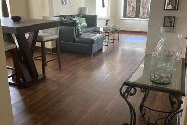 پانسیون Clean, Spacious, Inexpensive Queen Br