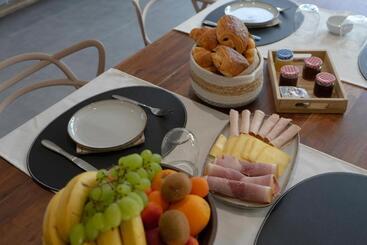 Au Petit Canteleu   Bed & Breakfast