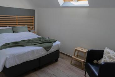 Au Petit Canteleu   Bed & Breakfast