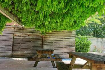 تختخواب و صبحانه De Passage Chez Lili