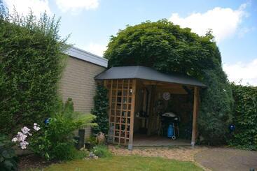 مبيت وإفطار Mango House Homestay