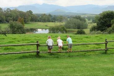 مبيت وإفطار Old Inchgarth Farmstay
