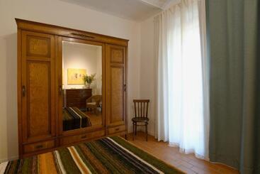 هتل Agriturismo Podere Il Leccio