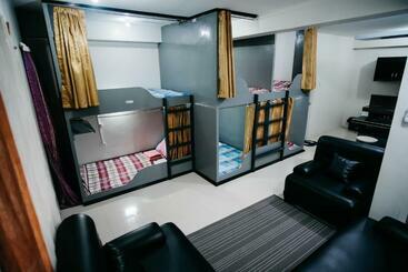 هتل کپسول Sleepadz   Capsule Beds Dormitel In Magsaysay Ave Naga