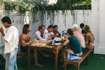 Zentiga Surf Hostel
