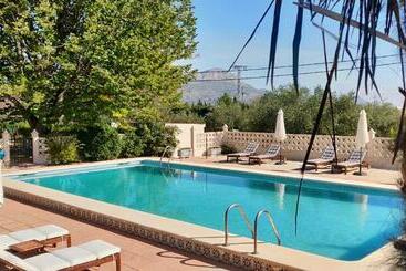 تختخواب و صبحانه Casa De Los Lirios