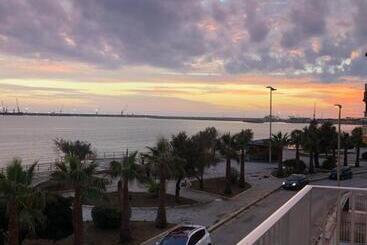 تختخواب و صبحانه Sea Beach Pozzallo