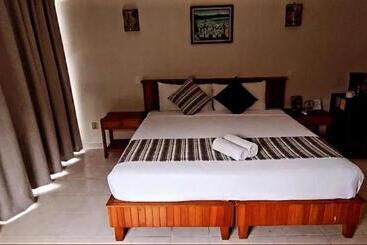 هتل Villas Ema