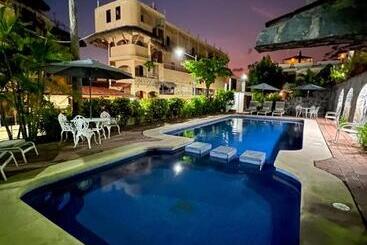 هتل Villas Ema