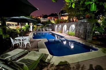 هتل Villas Ema