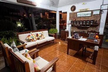 هتل Villas Ema
