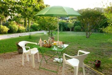 تختخواب و صبحانه Chez Mamouska
