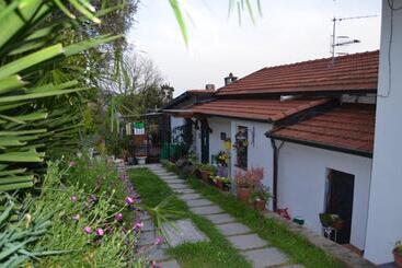 تختخواب و صبحانه La Castellana Una Finestra Sul Mare  Air Conditioned