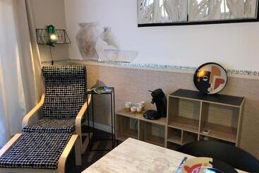 پانسیون 2 Pièces Indépendant Avec Son Jardinet Privé