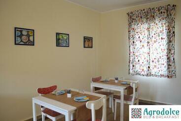 تختخواب و صبحانه Agrodolce