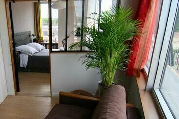 تختخواب و صبحانه Bibou S Room Paris
