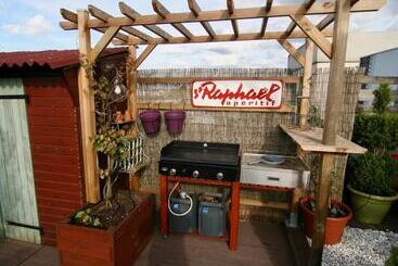 تختخواب و صبحانه Bibou S Room Paris