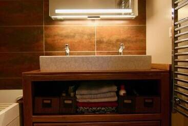 تختخواب و صبحانه Bibou S Room Paris