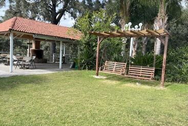 هتل El Mirador Y Jardin
