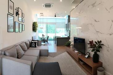 استراحتگاه The Midst@ Royal Hills Nakornayok