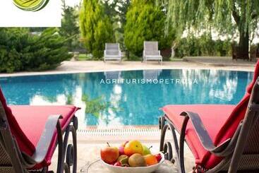هتل Agriturismo Petrosa