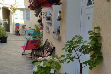 בית מלון כפרי Les Coquelicots