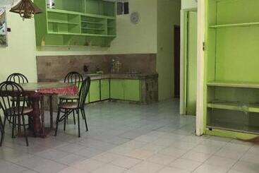 پانسیون Fleetwood Suites