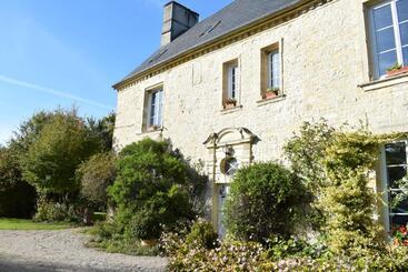 تختخواب و صبحانه Le Manoir Des Doyens