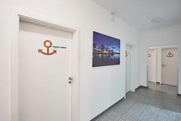 پانسیون Harbour Apartments