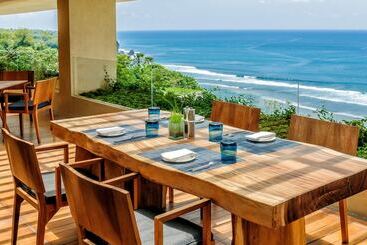 Anantara Uluwatu Bali Resort