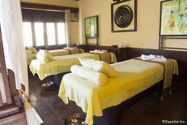 Henann Lagoon Resort
