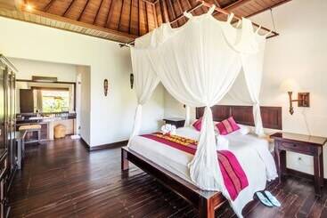 هتل Adi Assri Beach Resort & Spa