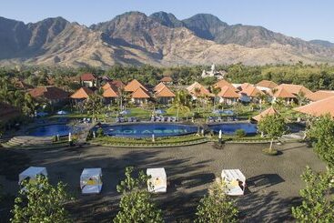 هتل Adi Assri Beach Resort & Spa