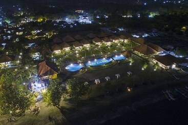 هتل Adi Assri Beach Resort & Spa