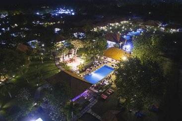 هتل Adi Assri Beach Resort & Spa
