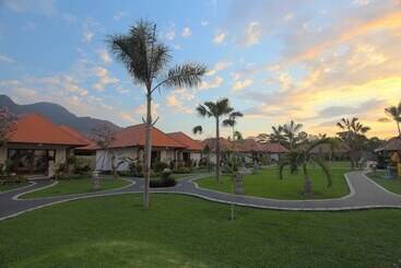 هتل Adi Assri Beach Resort & Spa
