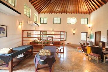 هتل Aditya Resort