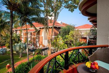 هتل Caravela Beach Resort