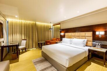 هتل Citadel Sarovar Portico Bengaluru