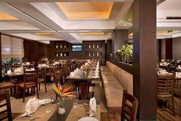 هتل Country Inn & Suites By Radisson, Gurugram Sector 12
