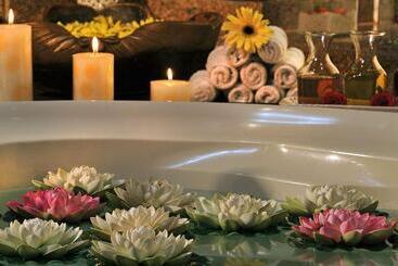 هتل Country Inn & Suites By Radisson, Gurugram Sector 12