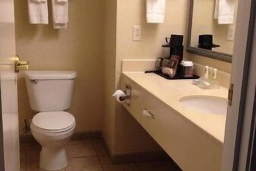 هتل Country Inn & Suites By Radisson, Gurugram Sector 12