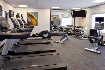 בית מלון כפרי Courtyard By Marriott Kingston Highway 401