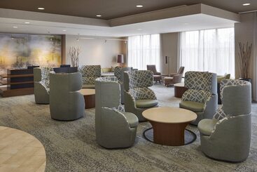 בית מלון כפרי Courtyard By Marriott Kingston Highway 401